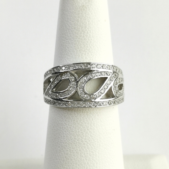 Sterling silver cz band ring size 6 🆕 - Picture 1 of 6